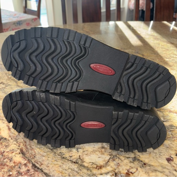 BareTraps Black and Gray Winter Boots. NEW - Picture 5 of 8